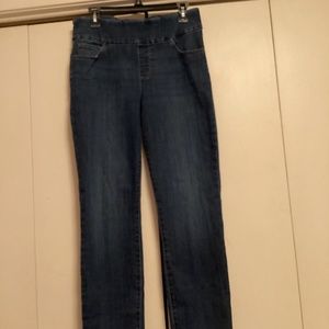 Lee- Slim Fit Slim Leg Mid Rise medium size 10 pull on Jean